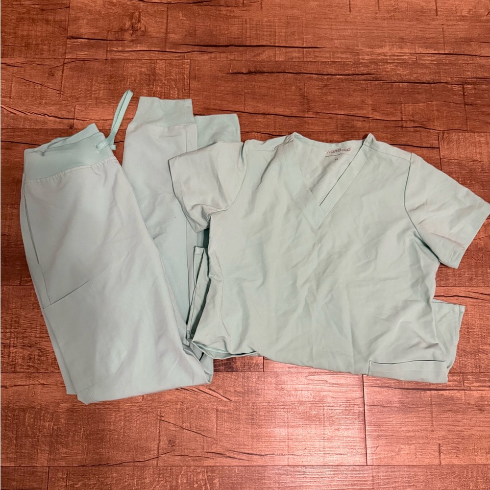 Mandala Scrub Set